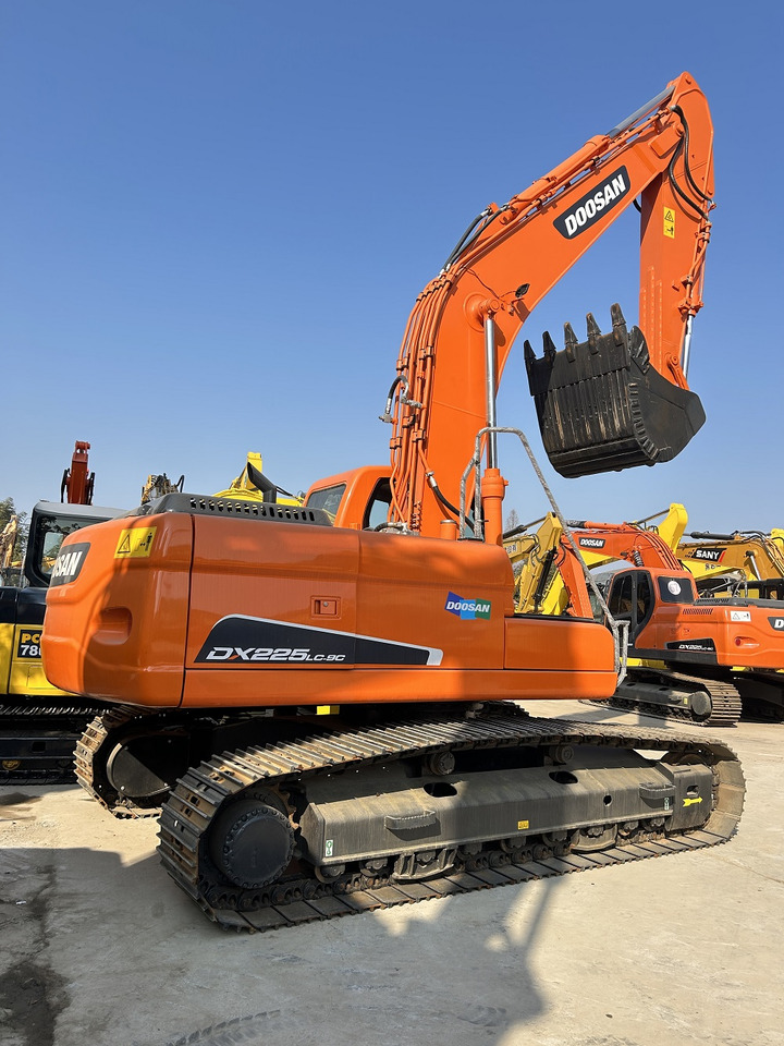 DOOSAN Doosan DX225LC Crawler excavator - Bager guseničar: slika 1 DOOSAN Doosan DX225LC Crawler excavator - Bager guseničar: slika 1