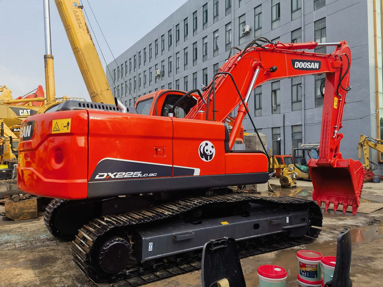 DOOSAN Doosan DX225LC Crawler excavator - Bager guseničar: slika 4 DOOSAN Doosan DX225LC Crawler excavator - Bager guseničar: slika 4