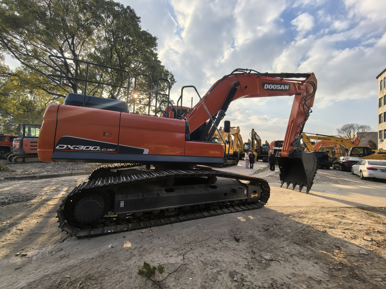 Doosan DX300LC Crawler Excavator - Bager guseničar: slika 2 Doosan DX300LC Crawler Excavator - Bager guseničar: slika 2