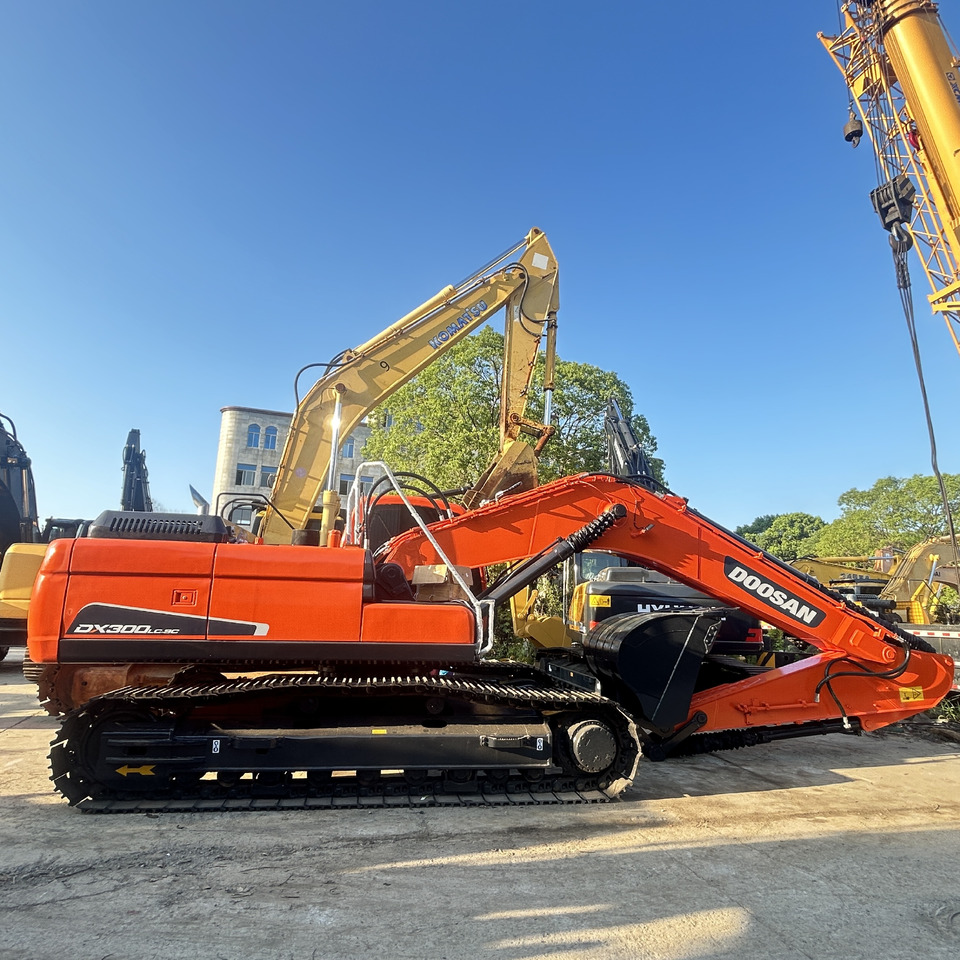 Doosan DX300LC Crawler Excavator - Bager guseničar: slika 4 Doosan DX300LC Crawler Excavator - Bager guseničar: slika 4