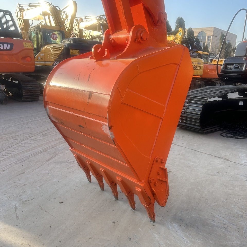 Hitachi ZX200-3 Excavator - Bager guseničar: slika 4 Hitachi ZX200-3 Excavator - Bager guseničar: slika 4