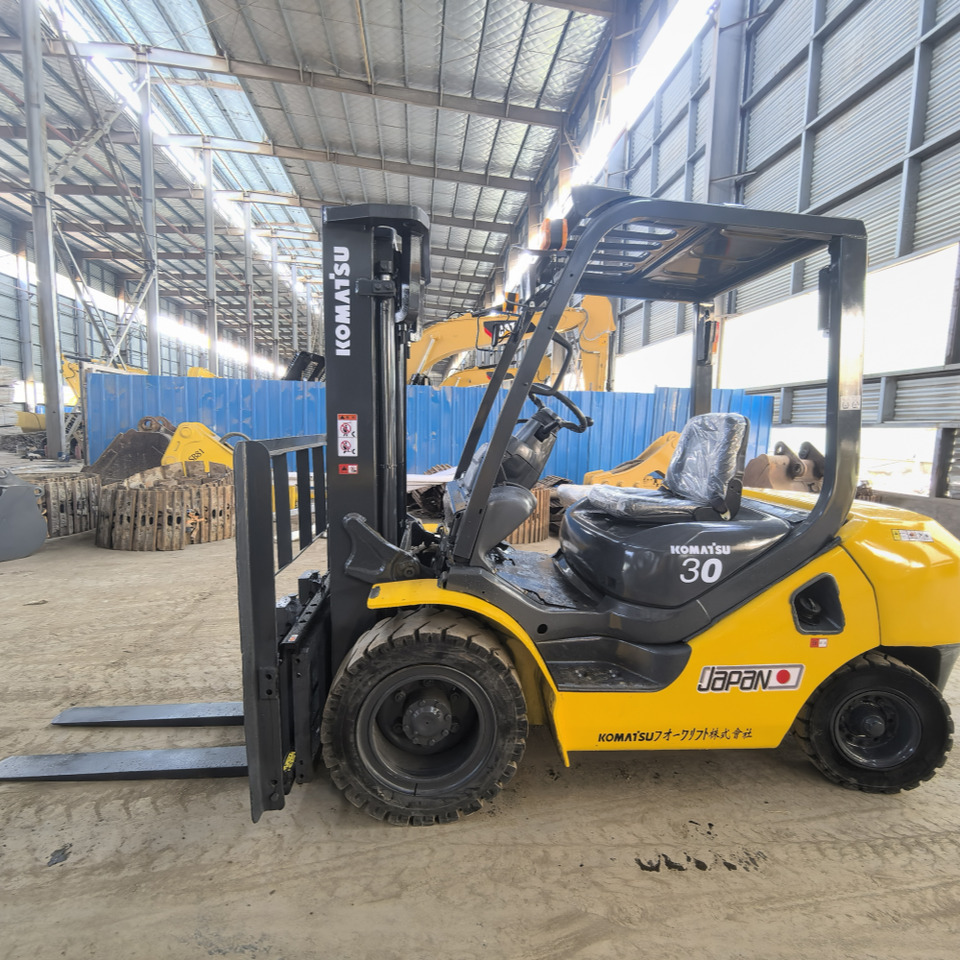 Komatsu FD30 Forklift - Dizel viljuškar: slika 3 Komatsu FD30 Forklift - Dizel viljuškar: slika 3