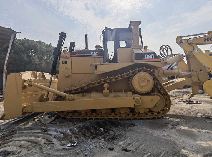Original CAT Bulldozer Used Caterpillar D9R Crawler Bulldozer for sale - Buldožer: slika 3 Original CAT Bulldozer Used Caterpillar D9R Crawler Bulldozer for sale - Buldožer: slika 3