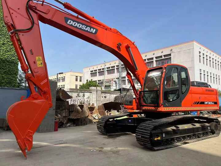 Original Korea Doosan Used Excavator 30 Ton Doosan DX300LC Crawler Excavator For Sale - Bager guseničar: slika 2 Original Korea Doosan Used Excavator 30 Ton Doosan DX300LC Crawler Excavator For Sale - Bager guseničar: slika 2