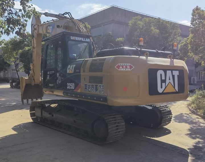 Original high quality low price Used CAT325D excavator Used heavy machine of cat 325c in good condition for sale - Bager guseničar: slika 4 Original high quality low price Used CAT325D excavator Used heavy machine of cat 325c in good condition for sale - Bager guseničar: slika 4