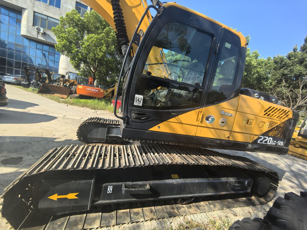 Second-hand second hand used hyundai 220 lc 9s 220lc used machine excavator - Bager guseničar: slika 3 Second-hand second hand used hyundai 220 lc 9s 220lc used machine excavator - Bager guseničar: slika 3
