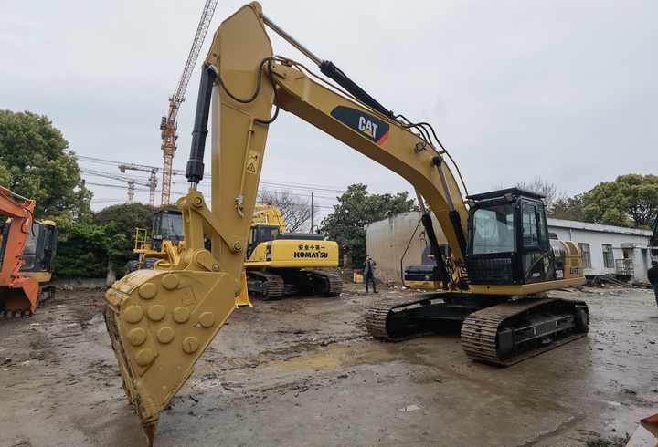 Used crawler excavator CAT 325D 25 ton excavator high quality CAT 325B 325DL 320D excavator digging equipment - Bager guseničar: slika 5 Used crawler excavator CAT 325D 25 ton excavator high quality CAT 325B 325DL 320D excavator digging equipment - Bager guseničar: slika 5