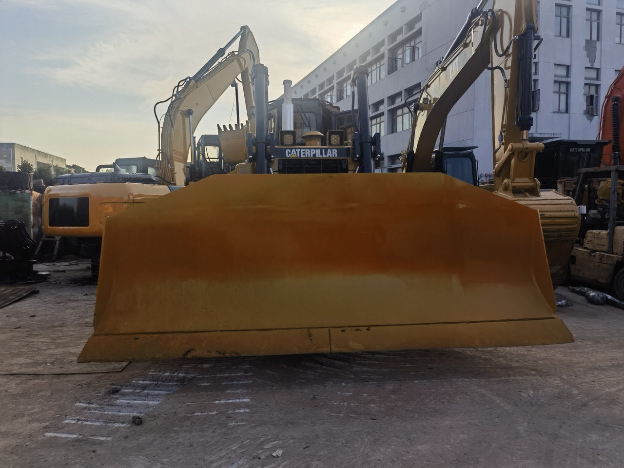 Used cat d8r bulldozer - Buldožer: slika 3 Used cat d8r bulldozer - Buldožer: slika 3