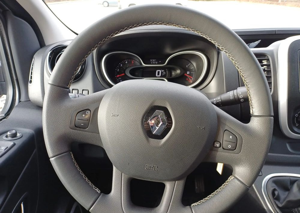 Renault Trafic 2.0 dCi Escapade EDC Renault Trafic 2.0 dCi Escapade EDC: slika 11 Renault Trafic 2.0 dCi Escapade EDC Renault Trafic 2.0 dCi Escapade EDC: slika 11