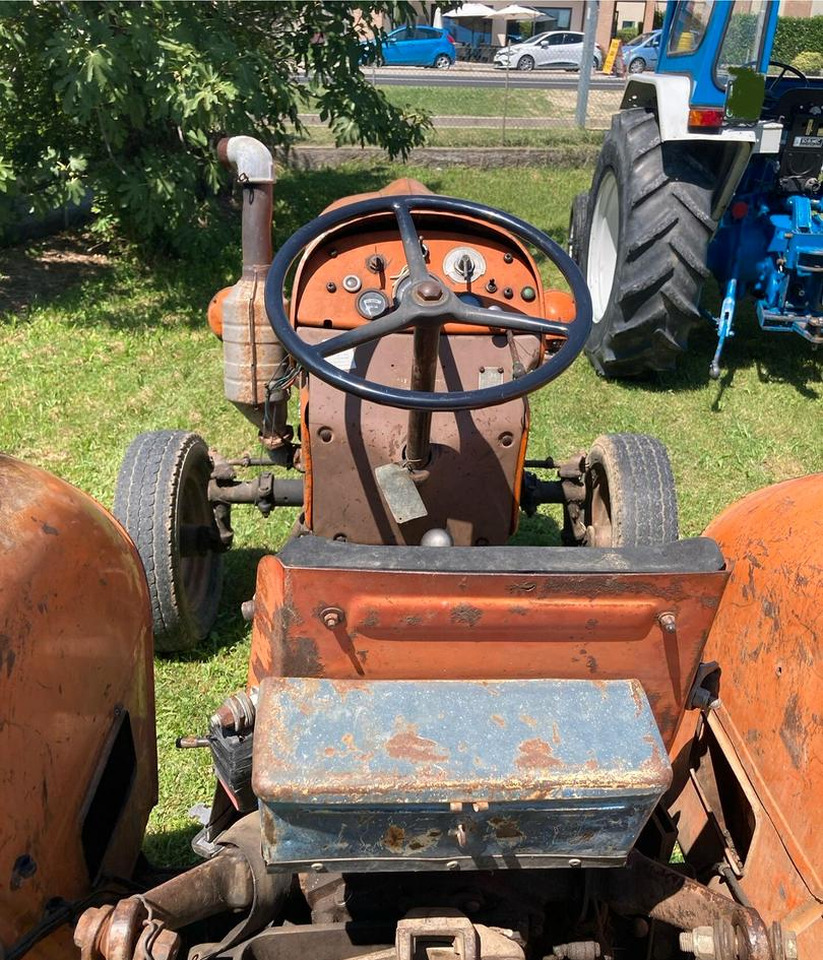 Traktor FIAT 411R: slika 6