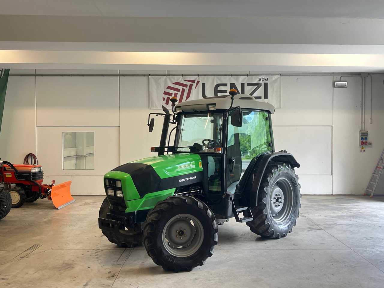DEUTZ-FAHR 5100.4 D - Traktor: slika 1 DEUTZ-FAHR 5100.4 D - Traktor: slika 1