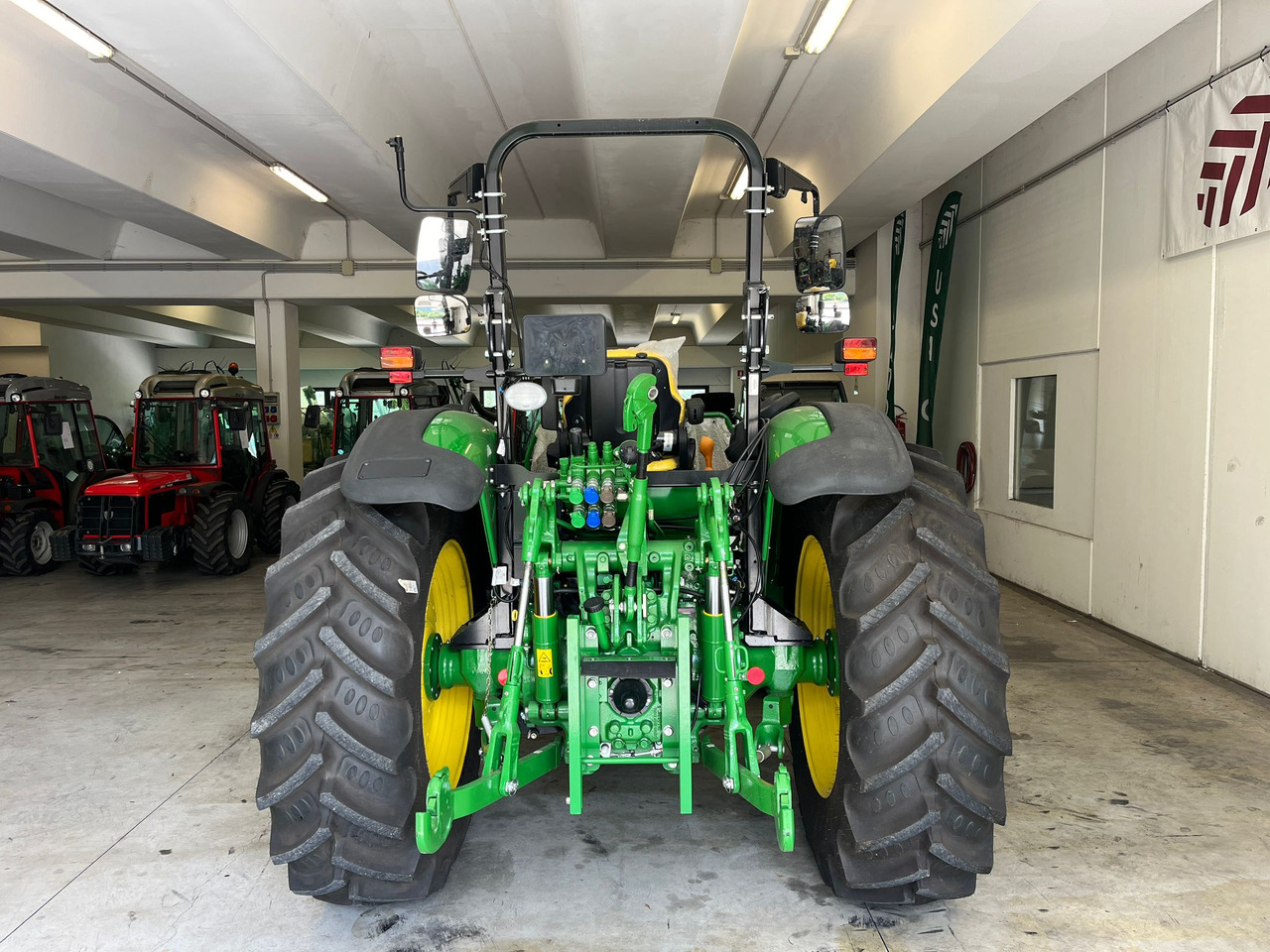 JOHN DEERE 5100 M - Traktor: slika 5 JOHN DEERE 5100 M - Traktor: slika 5