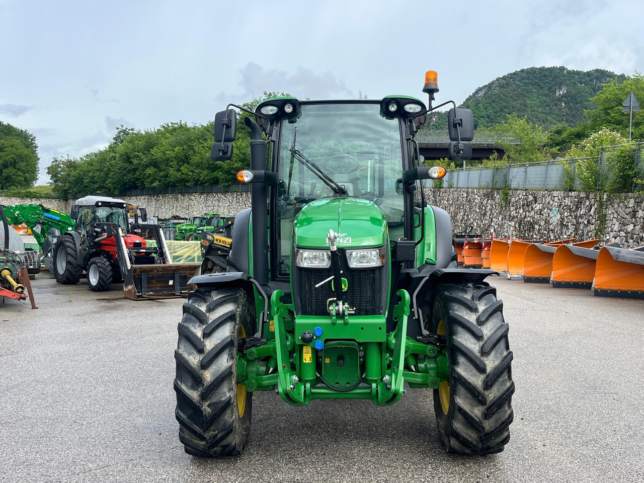JOHN DEERE 5115R - Traktor: slika 3 JOHN DEERE 5115R - Traktor: slika 3