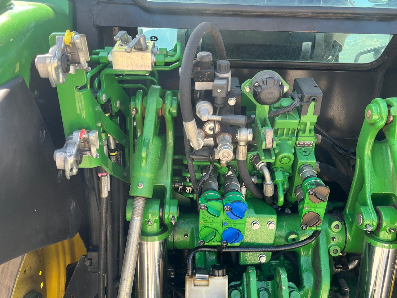 Traktor JOHN DEERE 5115R: slika 8