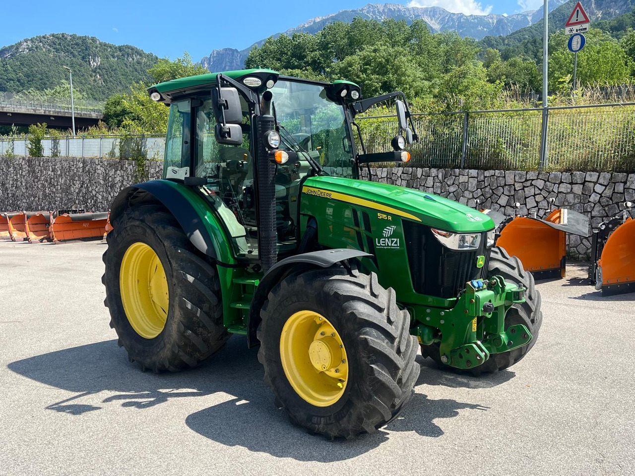 JOHN DEERE 5115R - Traktor: slika 4 JOHN DEERE 5115R - Traktor: slika 4