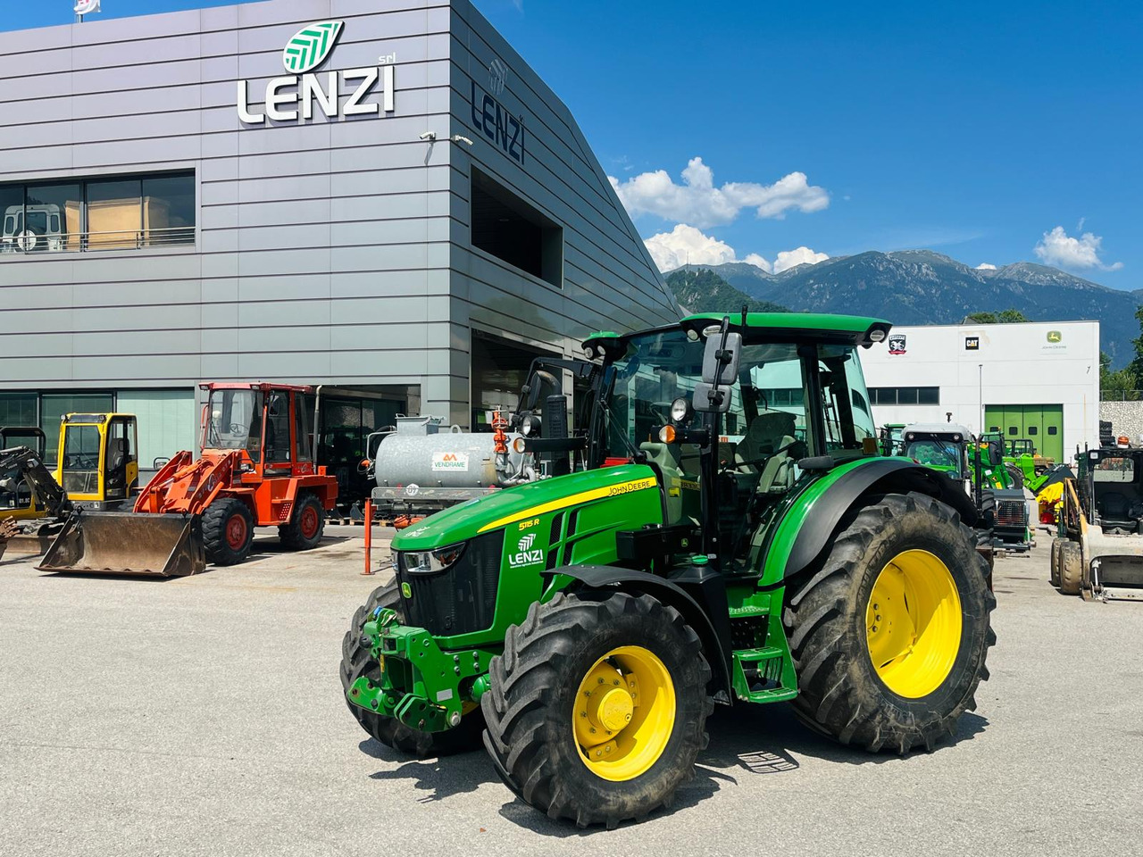 JOHN DEERE 5115R - Traktor: slika 1 JOHN DEERE 5115R - Traktor: slika 1