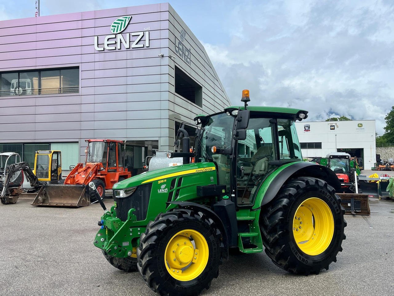 JOHN DEERE 5115R - Traktor: slika 1 JOHN DEERE 5115R - Traktor: slika 1