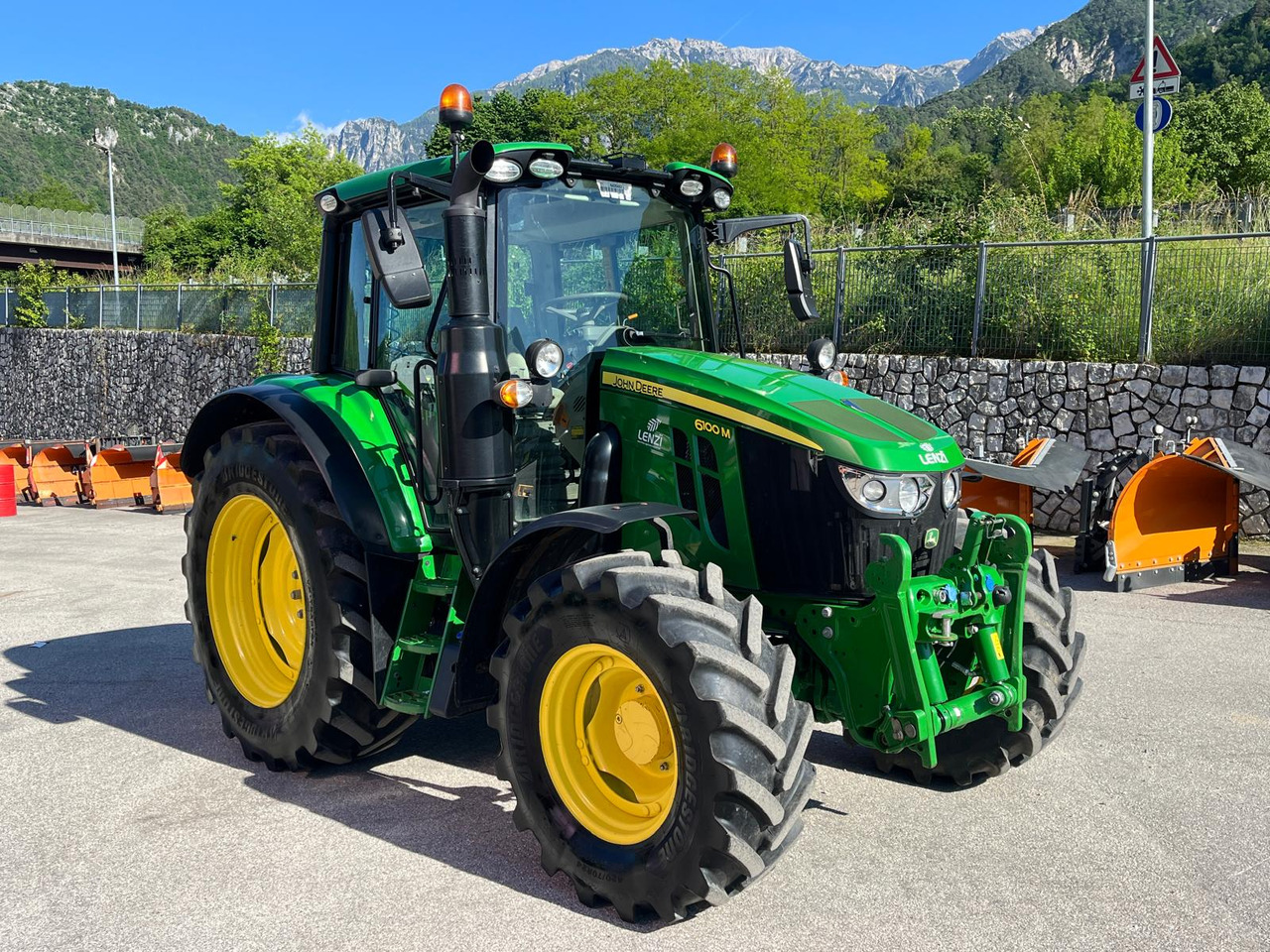 JOHN DEERE 6100M - Traktor: slika 4 JOHN DEERE 6100M - Traktor: slika 4