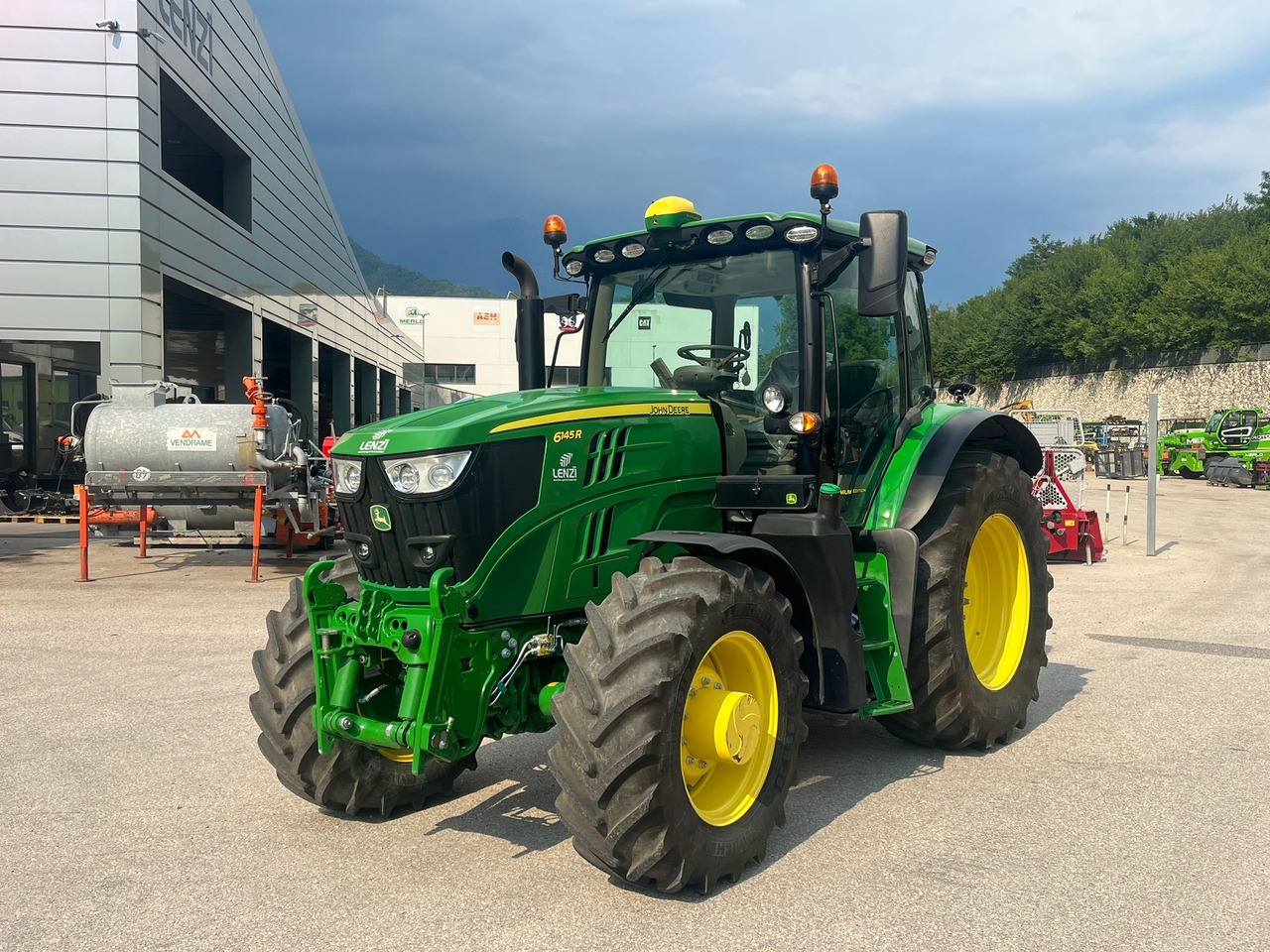 JOHN DEERE 6145 R - Traktor: slika 2 JOHN DEERE 6145 R - Traktor: slika 2