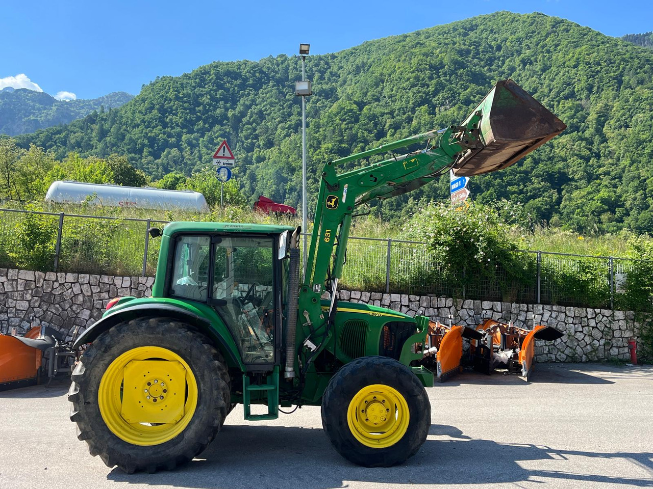 JOHN DEERE 6320 - Traktor: slika 4 JOHN DEERE 6320 - Traktor: slika 4