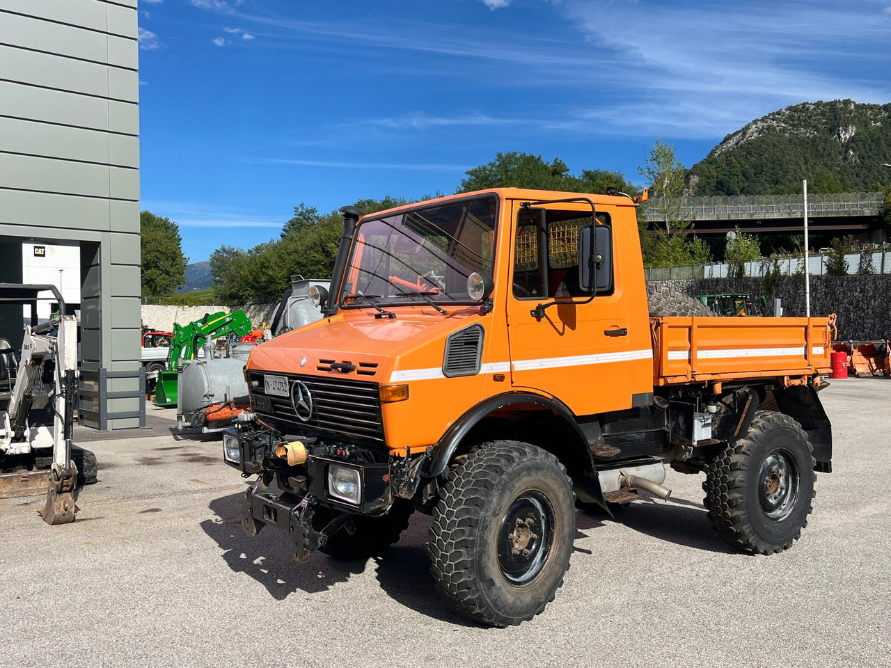 MERCEDES BENZ UNIMOG U1200 – 70 - Istovarivač: slika 1 MERCEDES BENZ UNIMOG U1200 – 70 - Istovarivač: slika 1