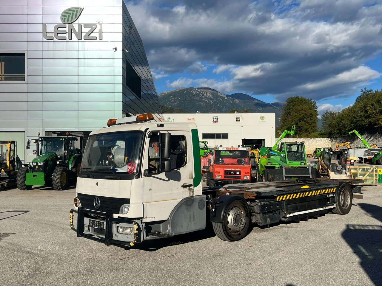 STRADALE MERCEDES-BENZ KAMAG - Kamion za prevoz kontejnera/ Kamion sa promenjivim sandukom: slika 3 STRADALE MERCEDES-BENZ KAMAG - Kamion za prevoz kontejnera/ Kamion sa promenjivim sandukom: slika 3