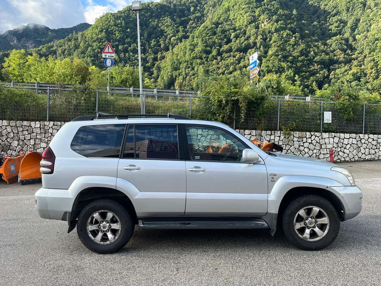 TOYOTA LAND CRUISER 4X4 3.0 D-4D - Automobil: slika 5 TOYOTA LAND CRUISER 4X4 3.0 D-4D - Automobil: slika 5