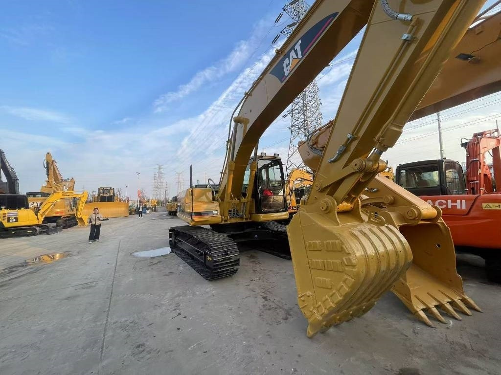 CAT 320 B - Bager guseničar: slika 3 CAT 320 B - Bager guseničar: slika 3