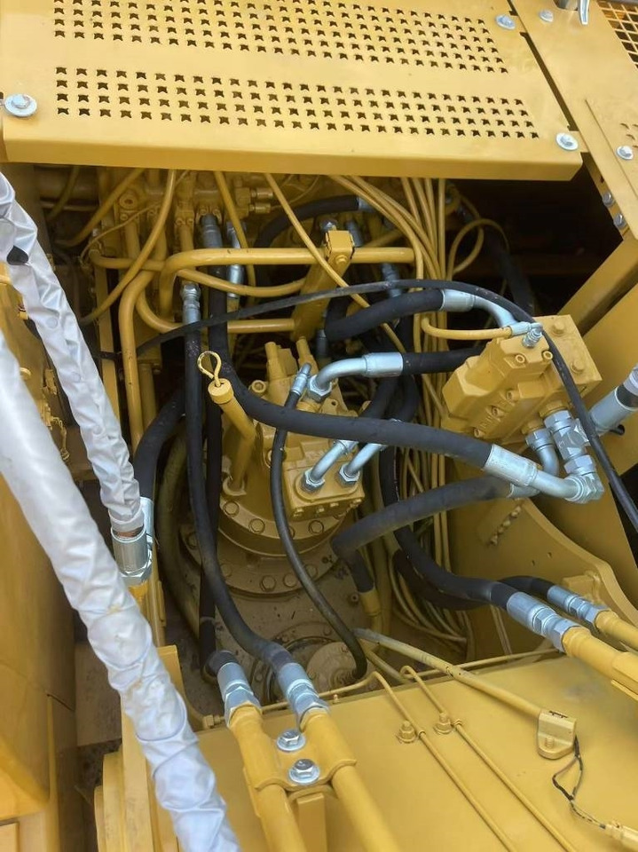 CAT 320 B L - Bager guseničar: slika 2 CAT 320 B L - Bager guseničar: slika 2