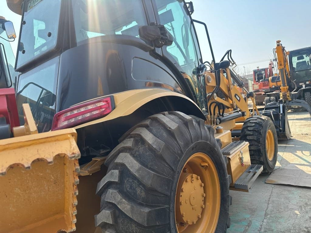 Bager utovarivač CAT 420 F ST: slika 8