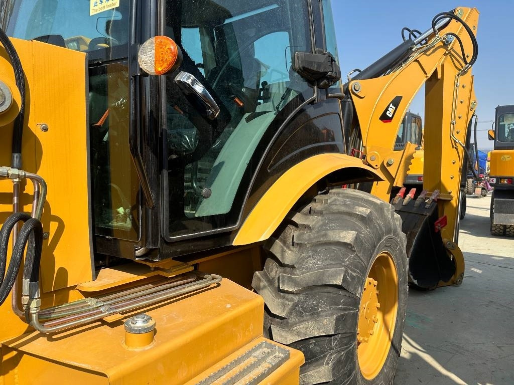 CAT 420 F ST - Bager utovarivač: slika 4 CAT 420 F ST - Bager utovarivač: slika 4