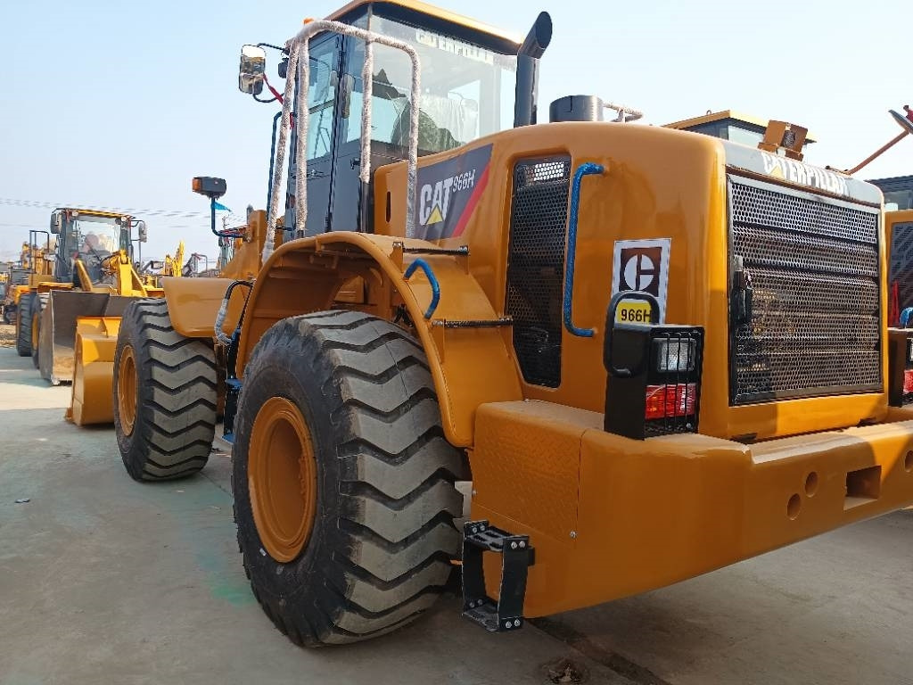 CAT 966 H - Utovarivač točkaš: slika 2 CAT 966 H - Utovarivač točkaš: slika 2
