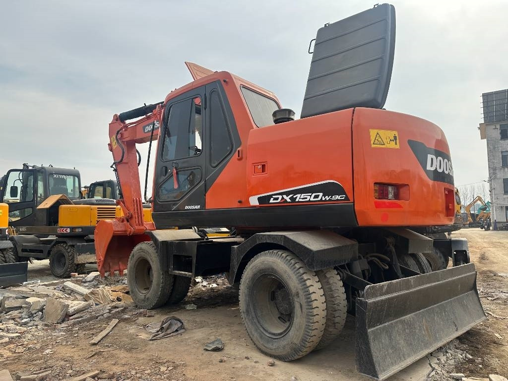 Doosan 150 - Bager točkaš: slika 2 Doosan 150 - Bager točkaš: slika 2