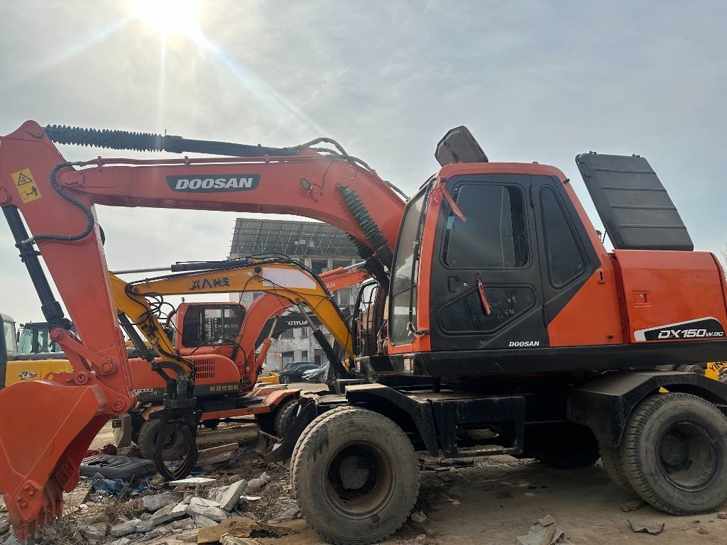 Doosan 150 - Bager točkaš: slika 4 Doosan 150 - Bager točkaš: slika 4
