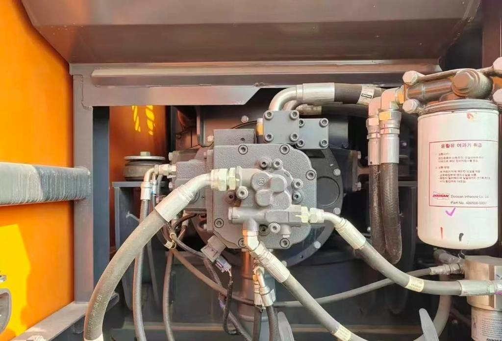 Doosan DX 220 - Bager guseničar: slika 3 Doosan DX 220 - Bager guseničar: slika 3