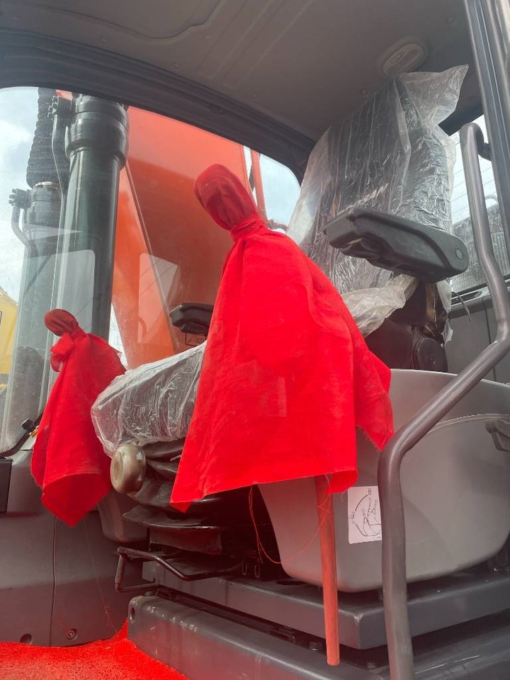 Doosan DX 225 - Bager guseničar: slika 2 Doosan DX 225 - Bager guseničar: slika 2