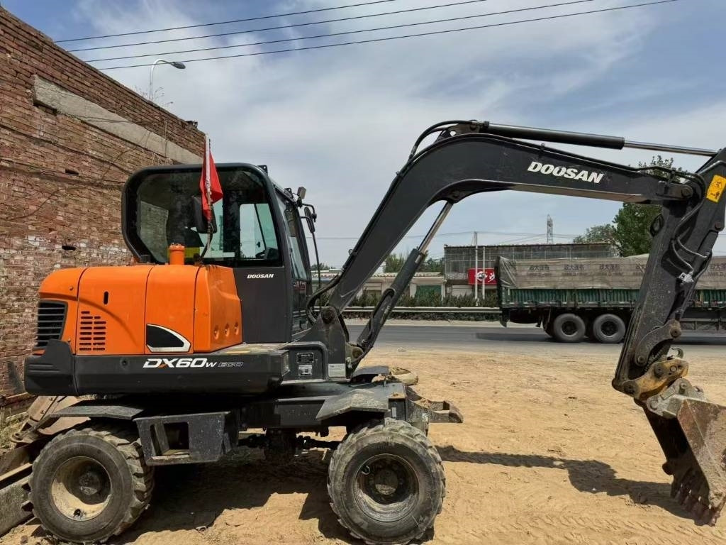Doosan DX60W - Bager točkaš: slika 3 Doosan DX60W - Bager točkaš: slika 3