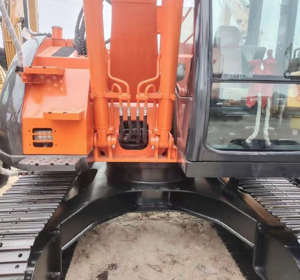 Hitachi 135US-6 - Bager guseničar: slika 5 Hitachi 135US-6 - Bager guseničar: slika 5