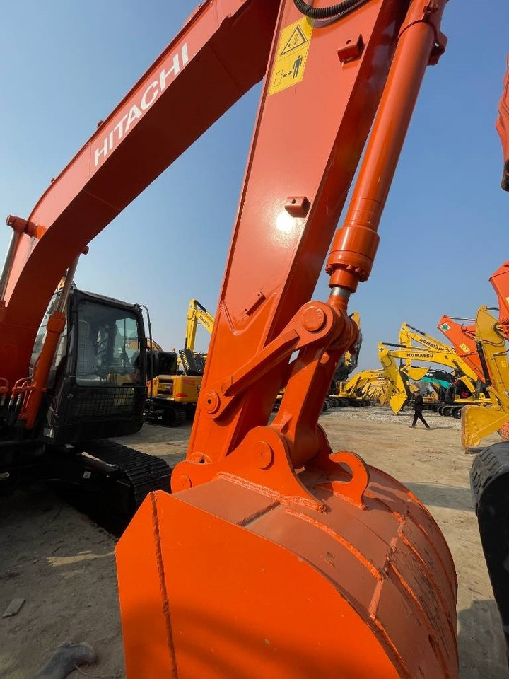 Hitachi ZX 130 - Bager guseničar: slika 2 Hitachi ZX 130 - Bager guseničar: slika 2