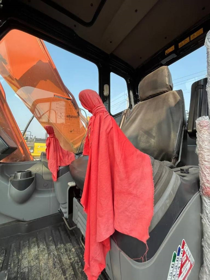 Hitachi ZX 160 - Bager guseničar: slika 3 Hitachi ZX 160 - Bager guseničar: slika 3