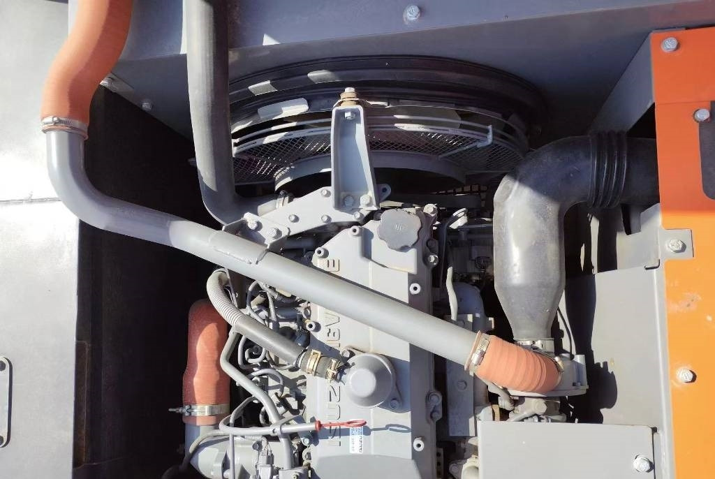 Hitachi ZX 240 - Bager guseničar: slika 4 Hitachi ZX 240 - Bager guseničar: slika 4