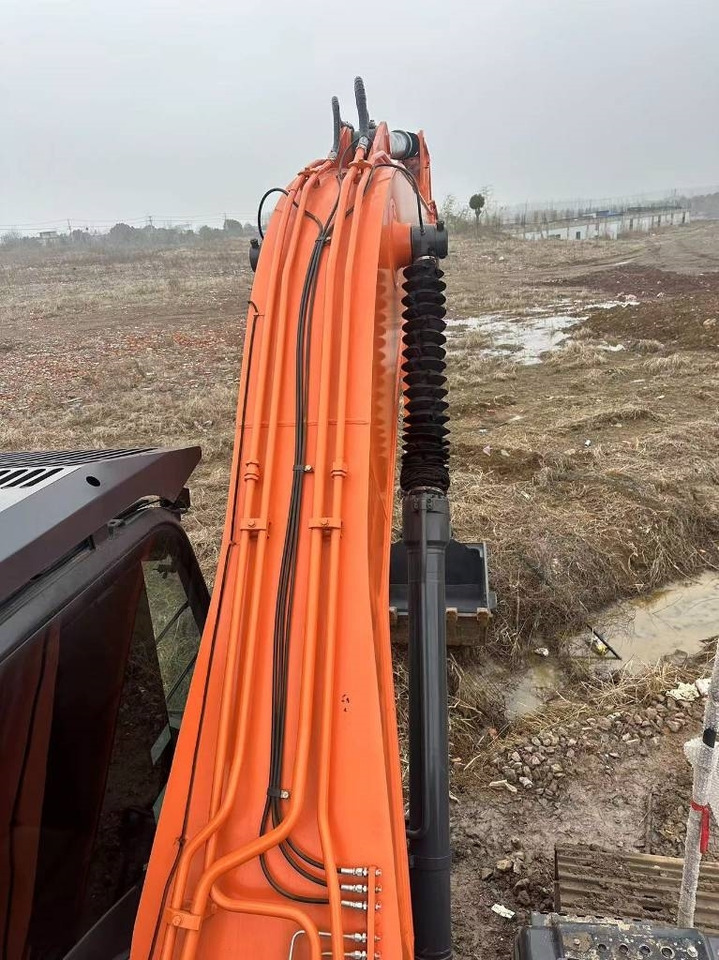 Hitachi ZX 240 - Bager guseničar: slika 3 Hitachi ZX 240 - Bager guseničar: slika 3