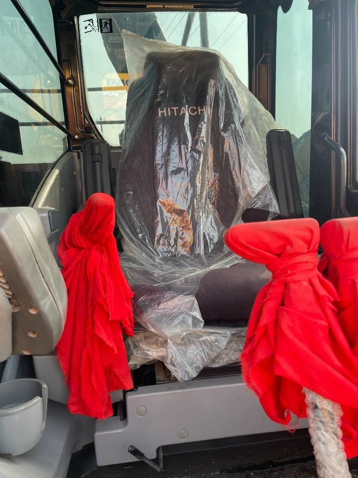 Bager guseničar Hitachi ZX 240: slika 9