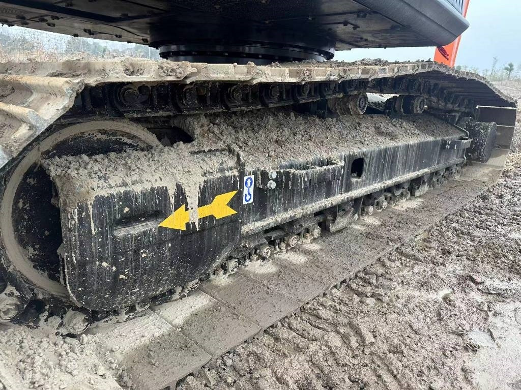 Hitachi ZX 240 - Bager guseničar: slika 4 Hitachi ZX 240 - Bager guseničar: slika 4