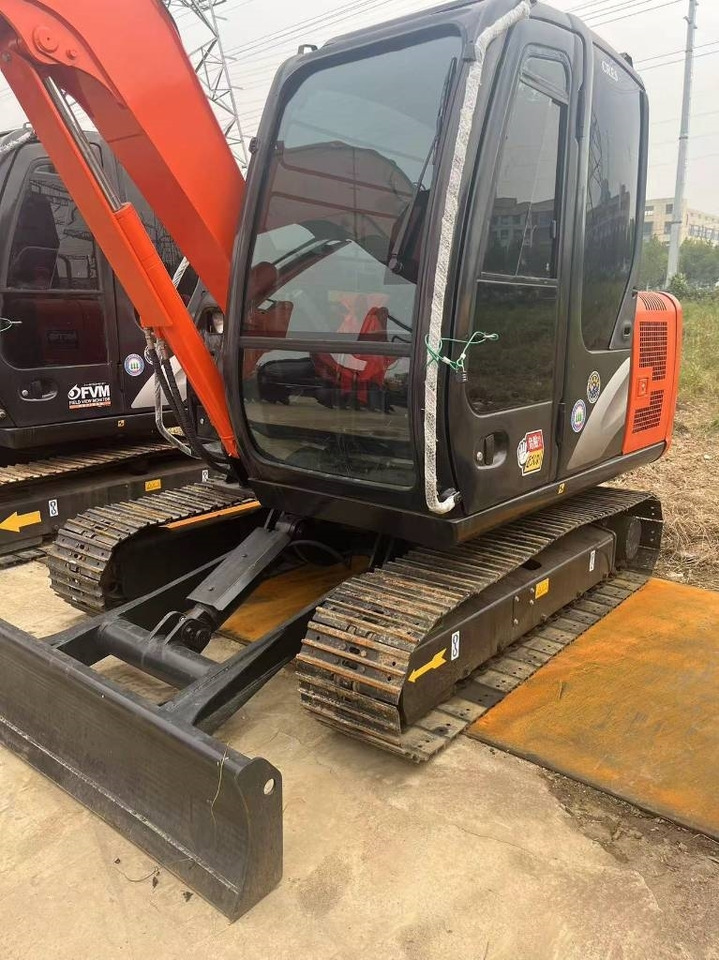 Hitachi zaxis60 - Bager guseničar: slika 1 Hitachi zaxis60 - Bager guseničar: slika 1