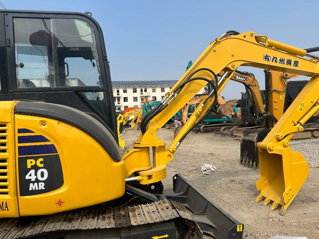 Komatsu 40MR - Bager guseničar: slika 2 Komatsu 40MR - Bager guseničar: slika 2