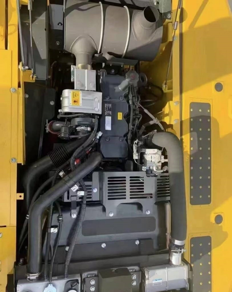 Komatsu PC 200-8  - Bager guseničar: slika 2 Komatsu PC 200-8  - Bager guseničar: slika 2