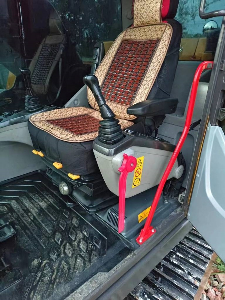 Volvo EC 300 - Bager guseničar: slika 2 Volvo EC 300 - Bager guseničar: slika 2