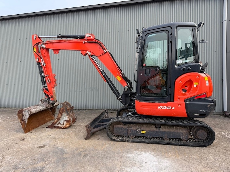 Kubota KX 042-4 - Mini bager: slika 1 Kubota KX 042-4 - Mini bager: slika 1