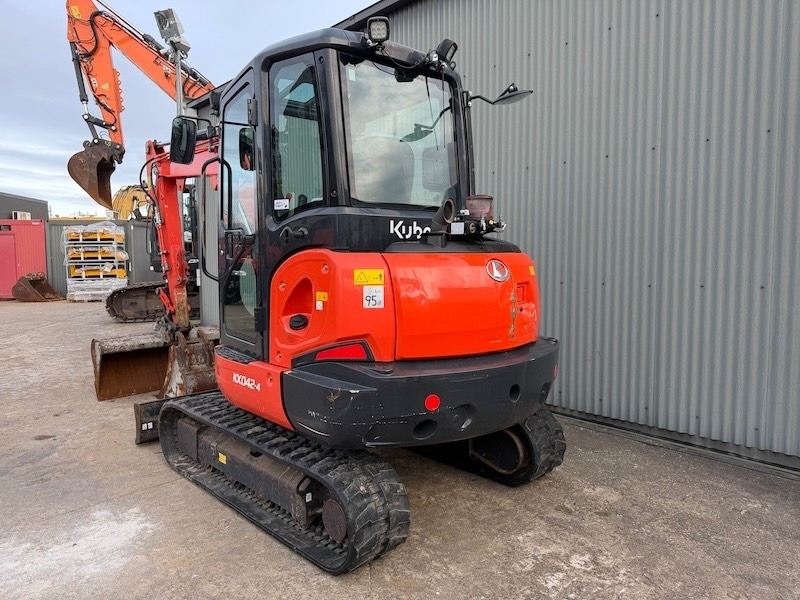 Kubota KX 042-4 - Mini bager: slika 2 Kubota KX 042-4 - Mini bager: slika 2